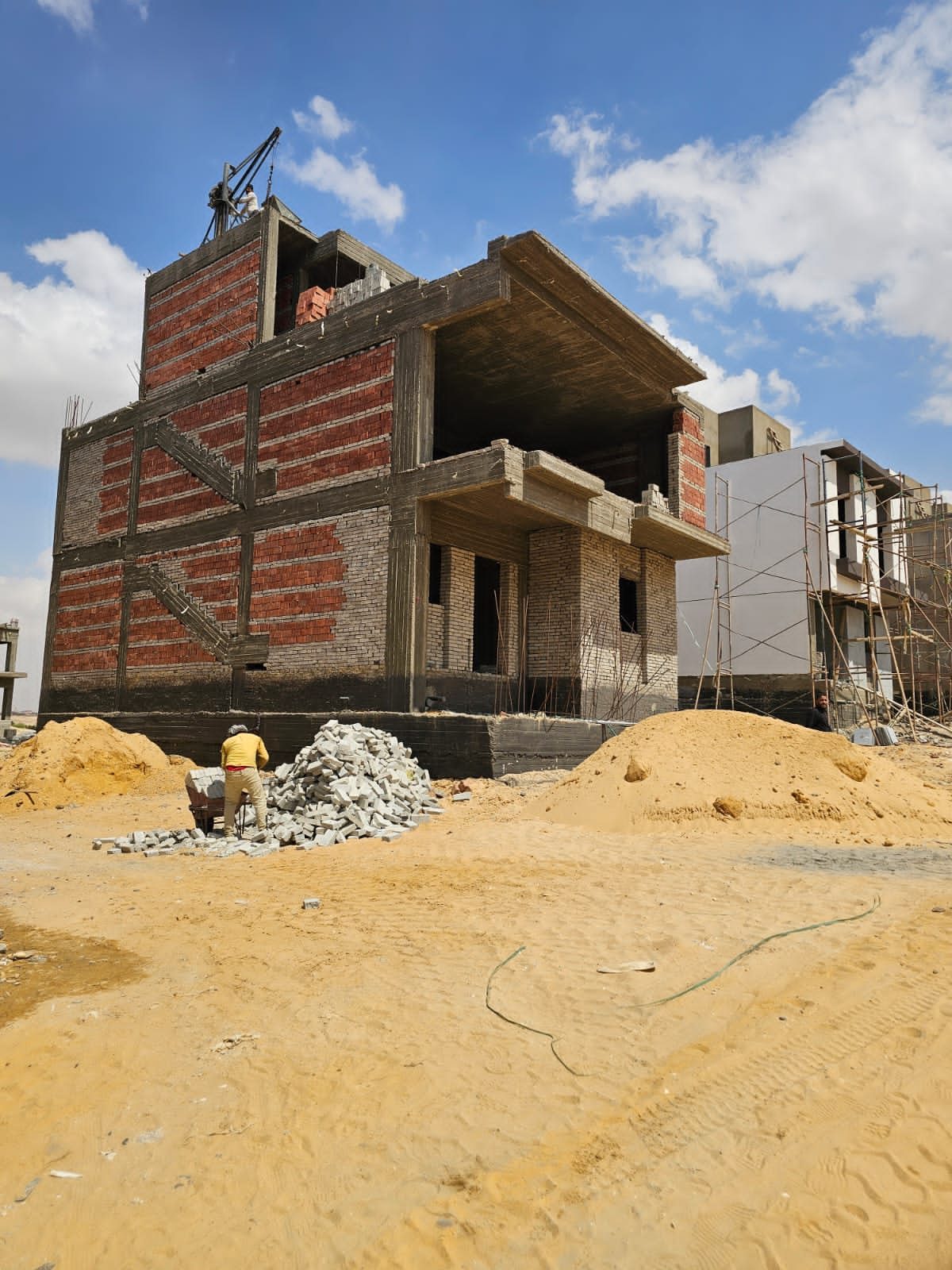 ايڨوار إيست 2
