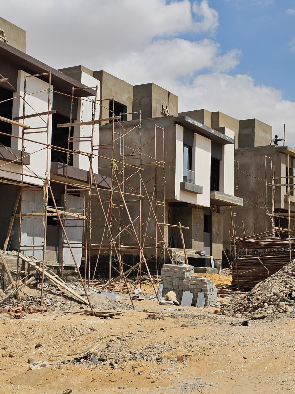 ايڨوار إيست 6