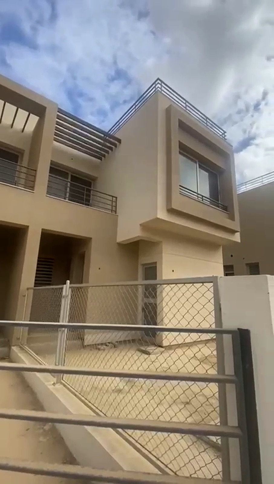 4-Bedroom Twin House